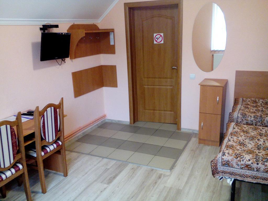Hostel On Flotska Івано-Франківськ Екстер'єр фото