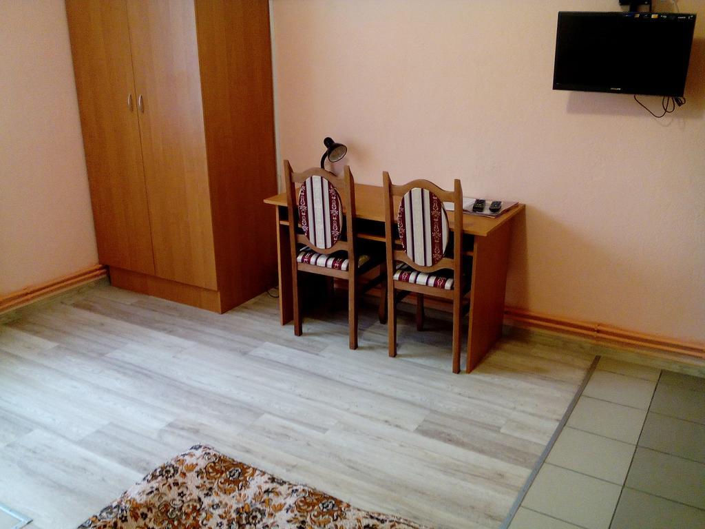 Hostel On Flotska Івано-Франківськ Екстер'єр фото